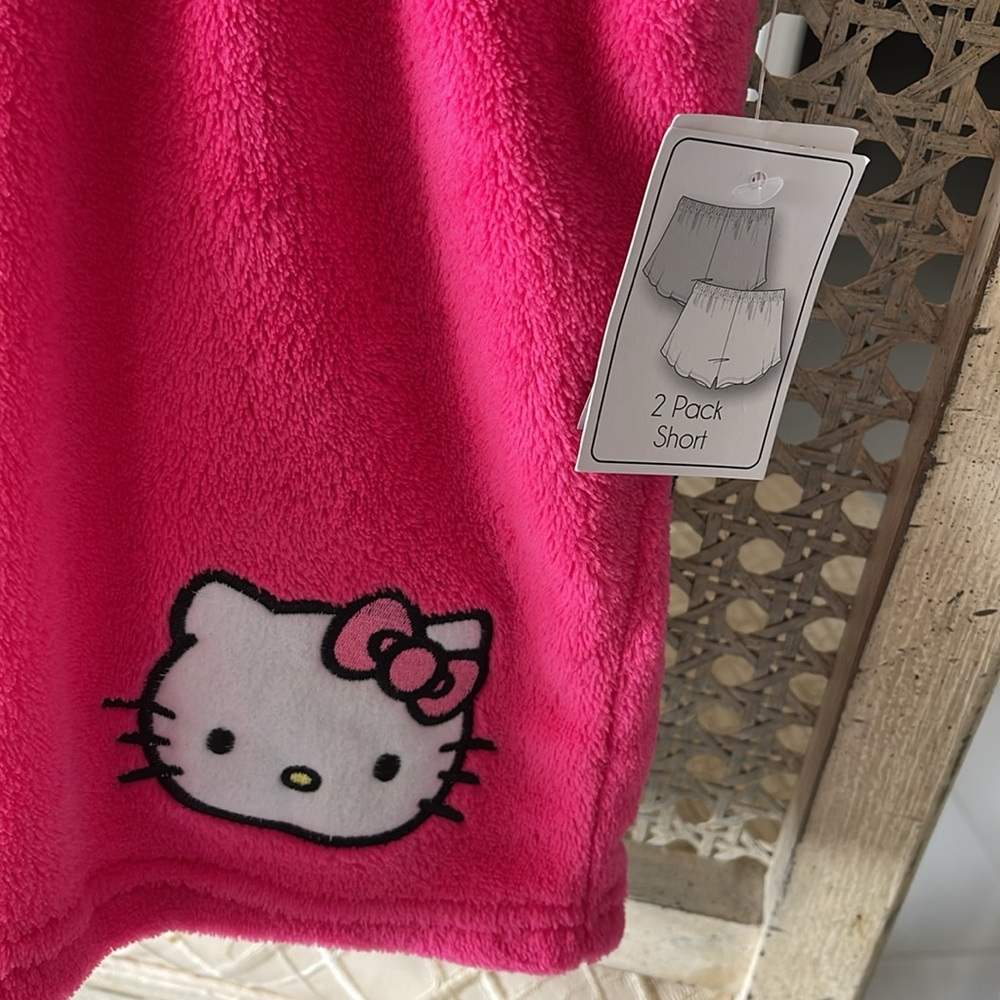 Hello Kitty Valentine's Day 2 Pink/Green/White Plush  Loungewear/ Pajama Shorts - Picture 2 of 3